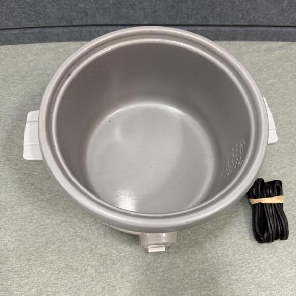 Zojirushi NHS-10 6-Cup Uncooked Rice Cooker w/ Steamer Tray TESTED - Picture 5 of 6